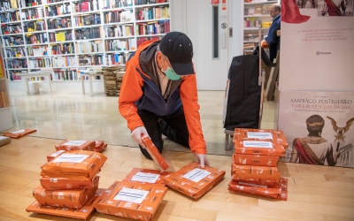 La Llar del Llibre ha fet aquest dies enviaments a domicili | Roger Benet